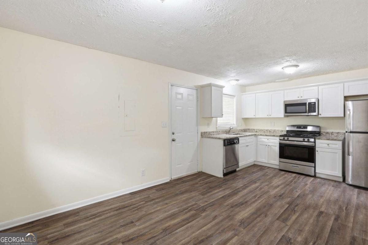 1608 W Austin Road Property Photo 10