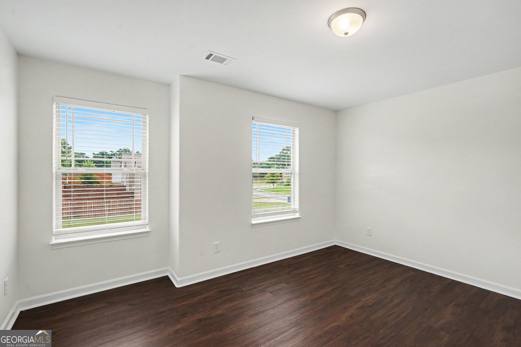 216 Leland Lane Property Photo 11