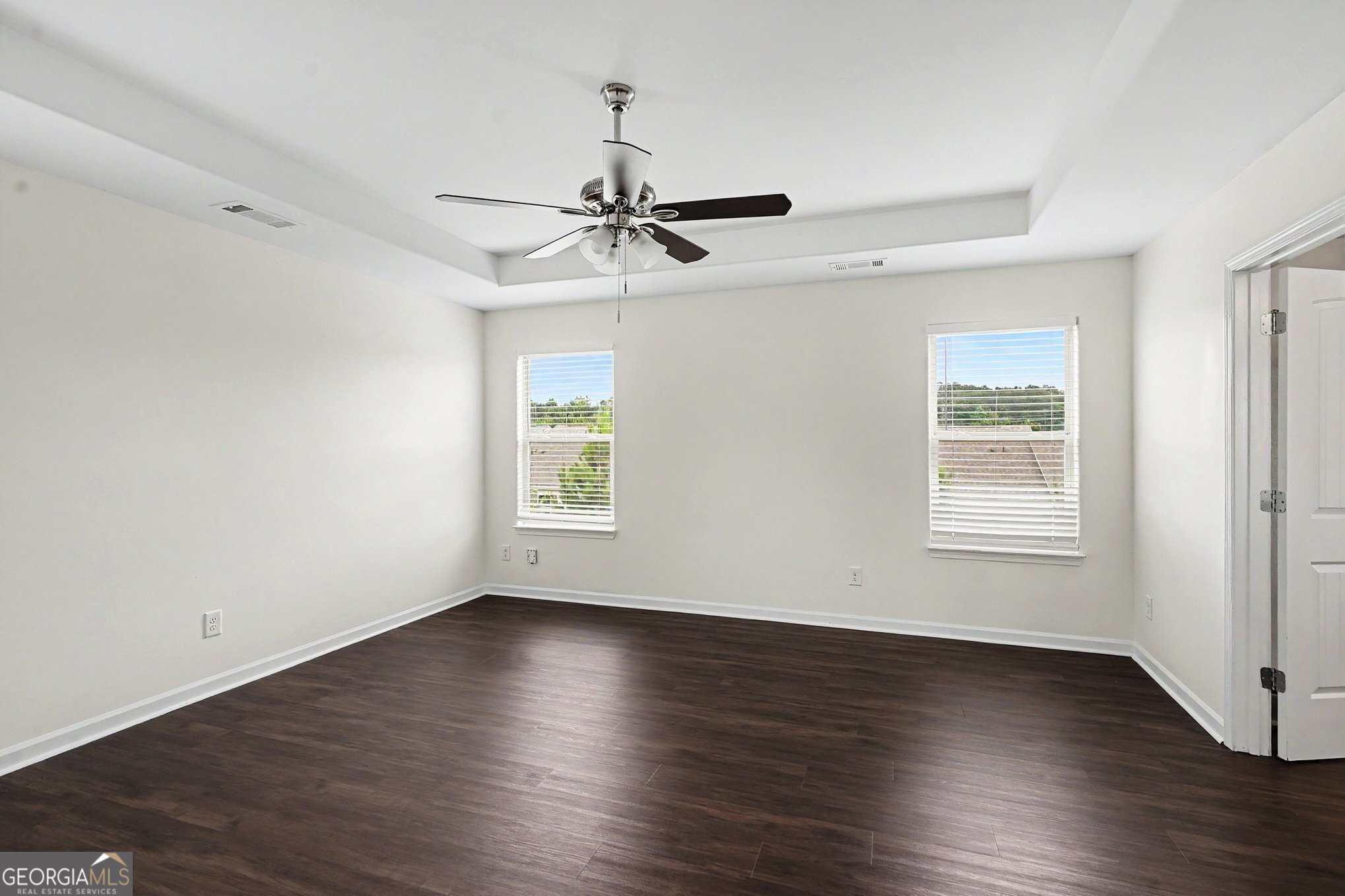 216 Leland Lane Property Photo 13