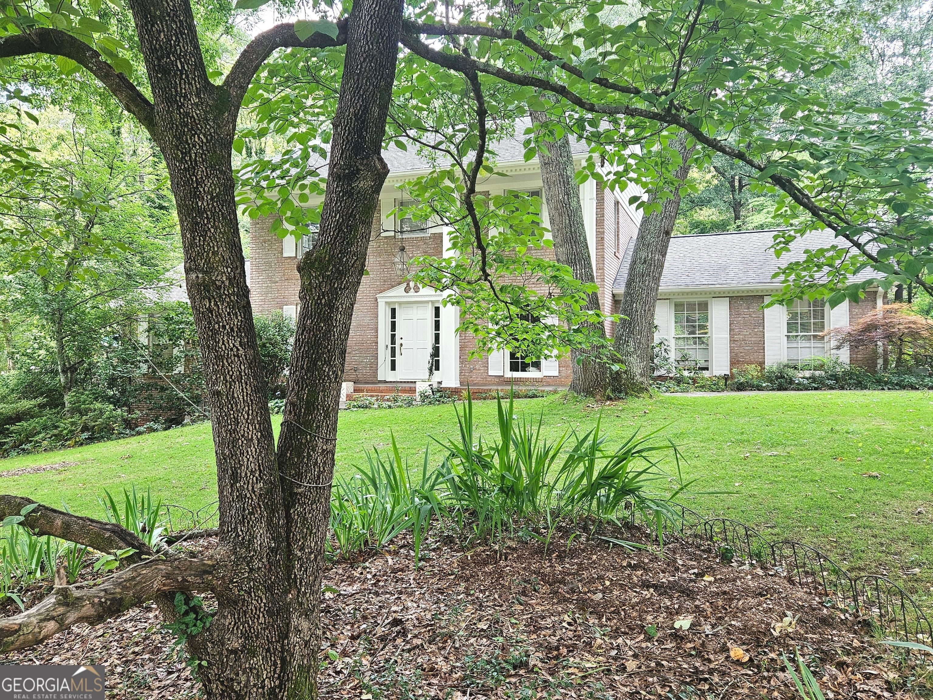 615 Kings Road Property Photo 9
