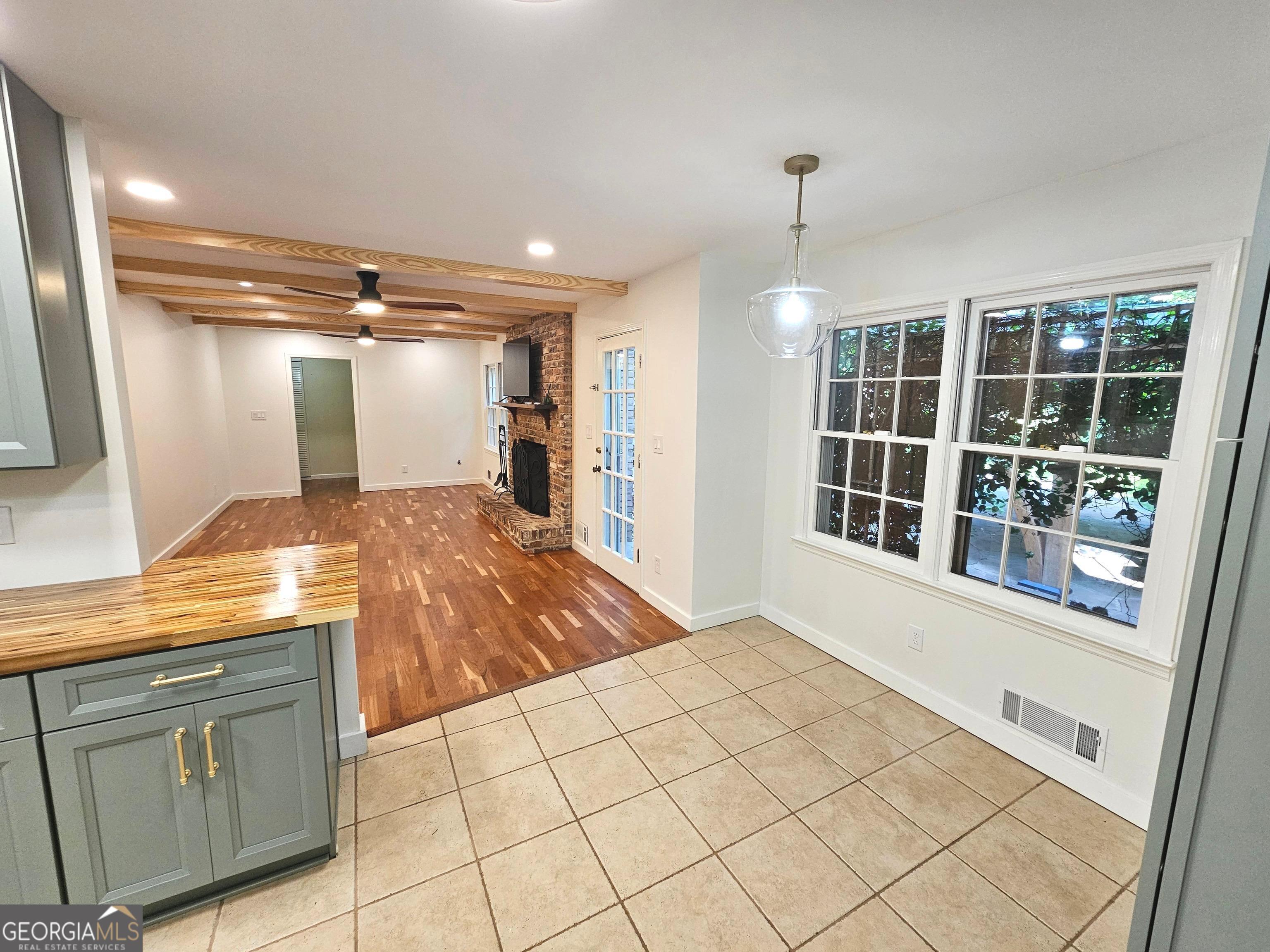 615 Kings Road Property Photo 12