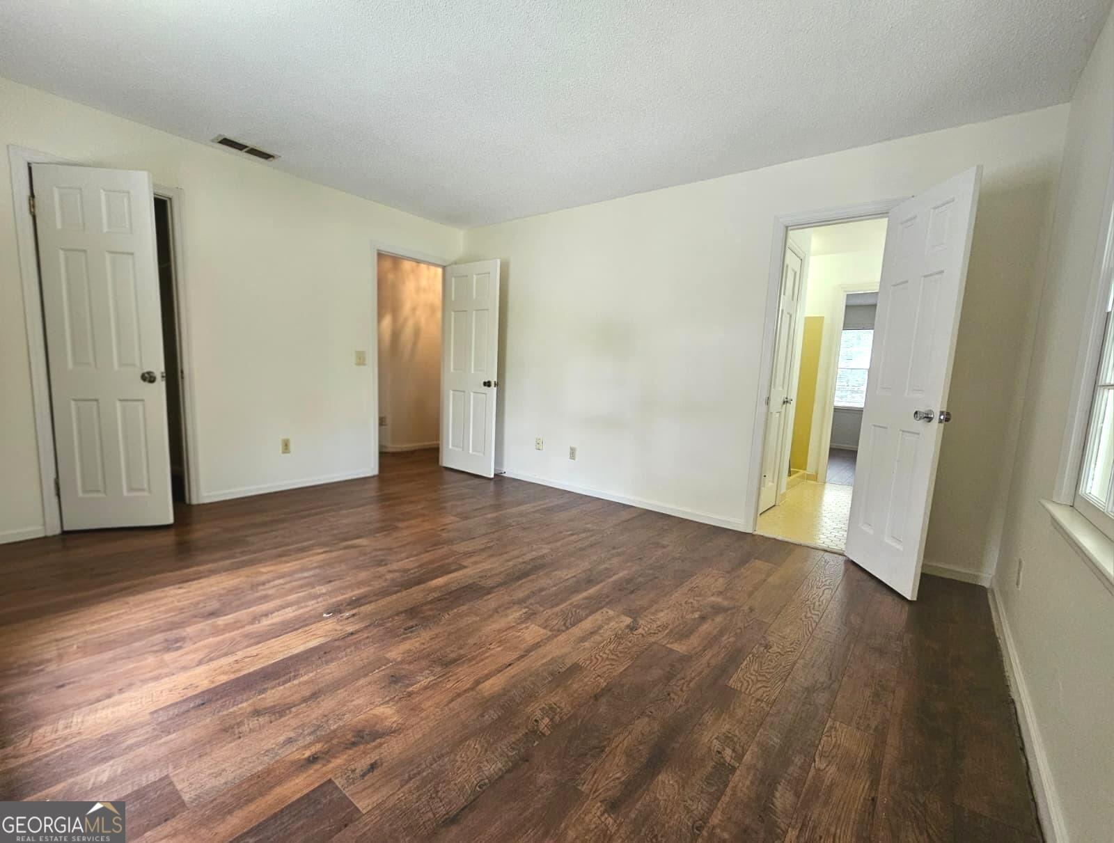 615 Kings Road Property Photo 24