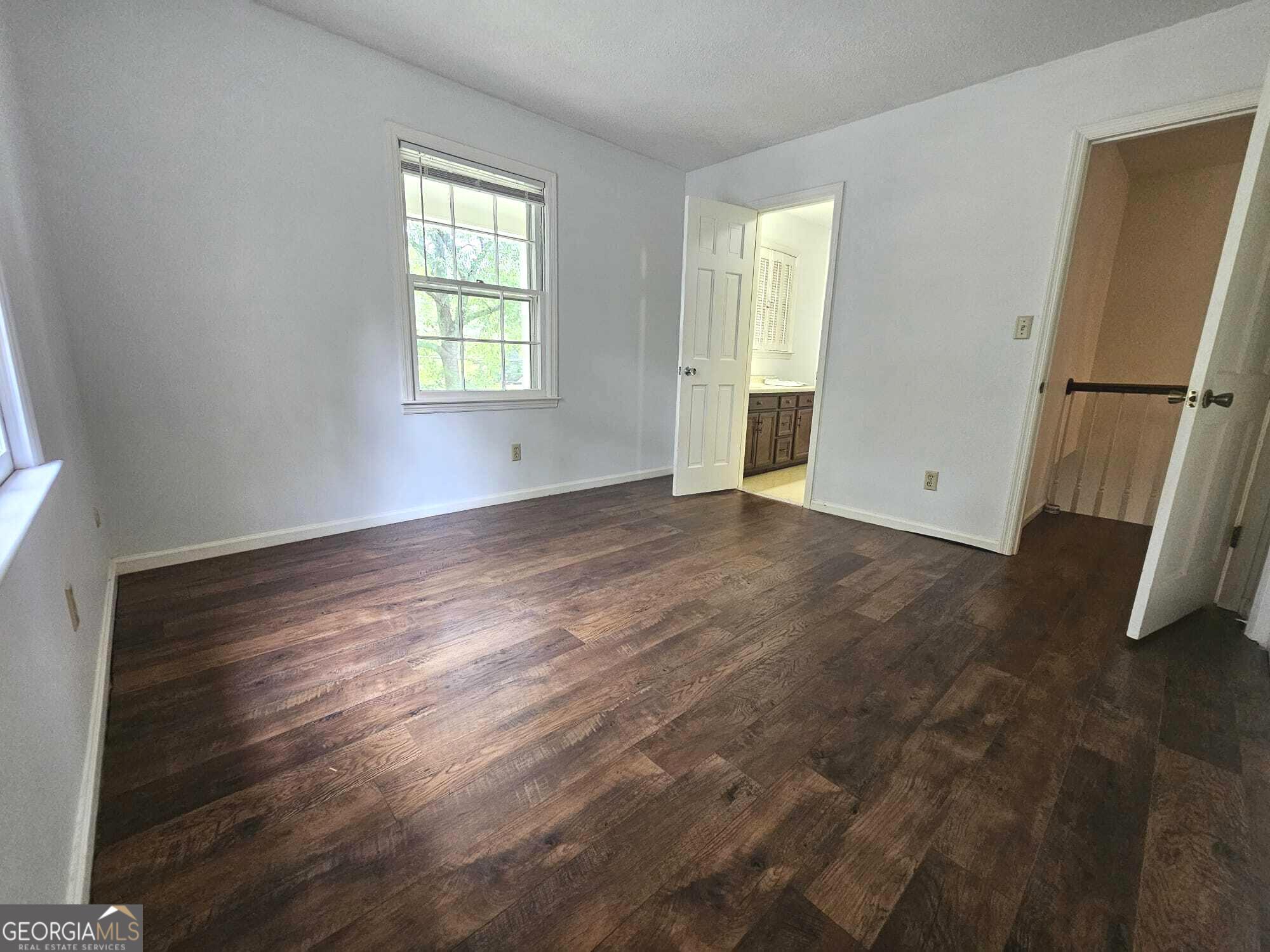 615 Kings Road Property Photo 26