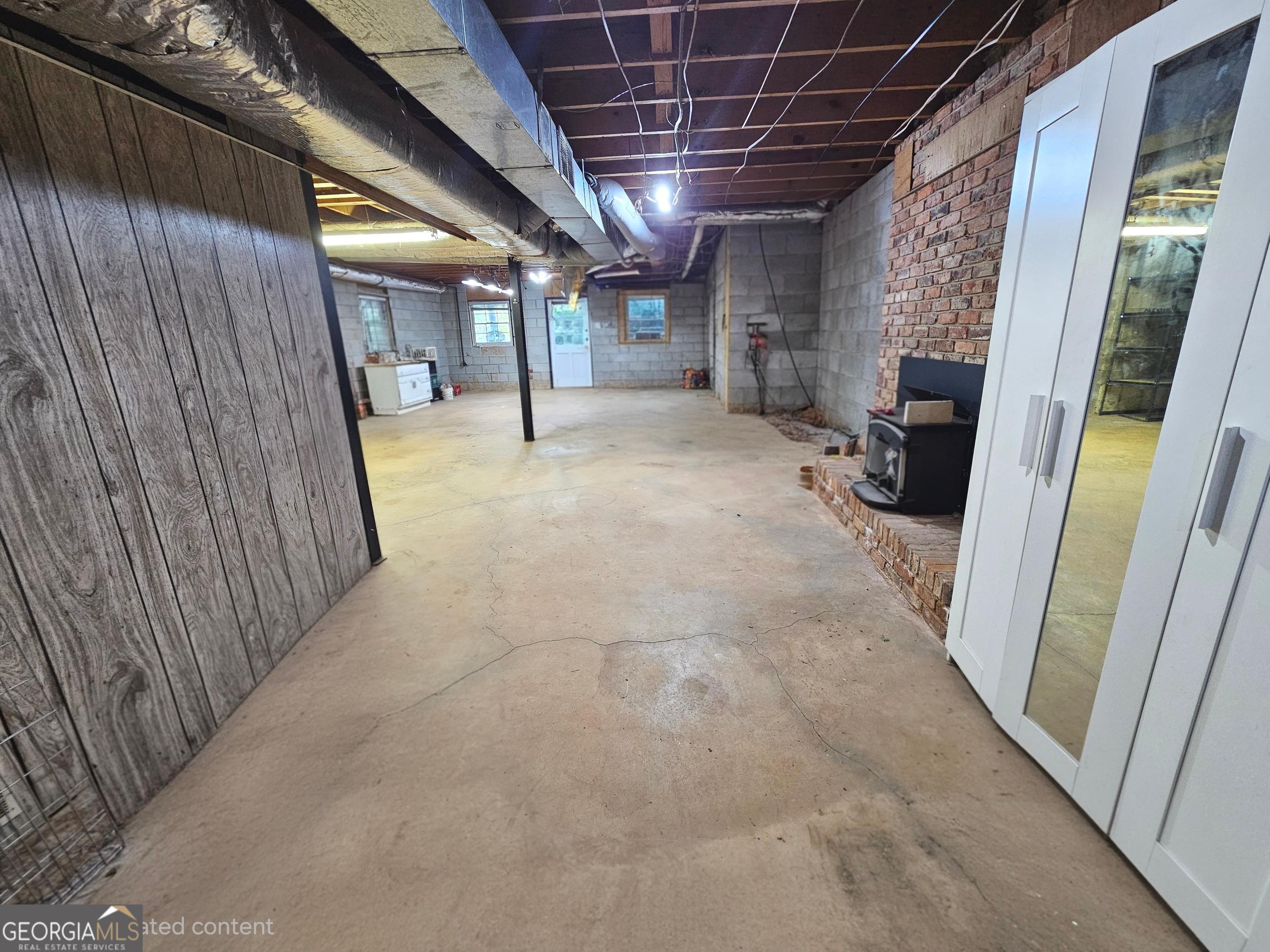 615 Kings Road Property Photo 28