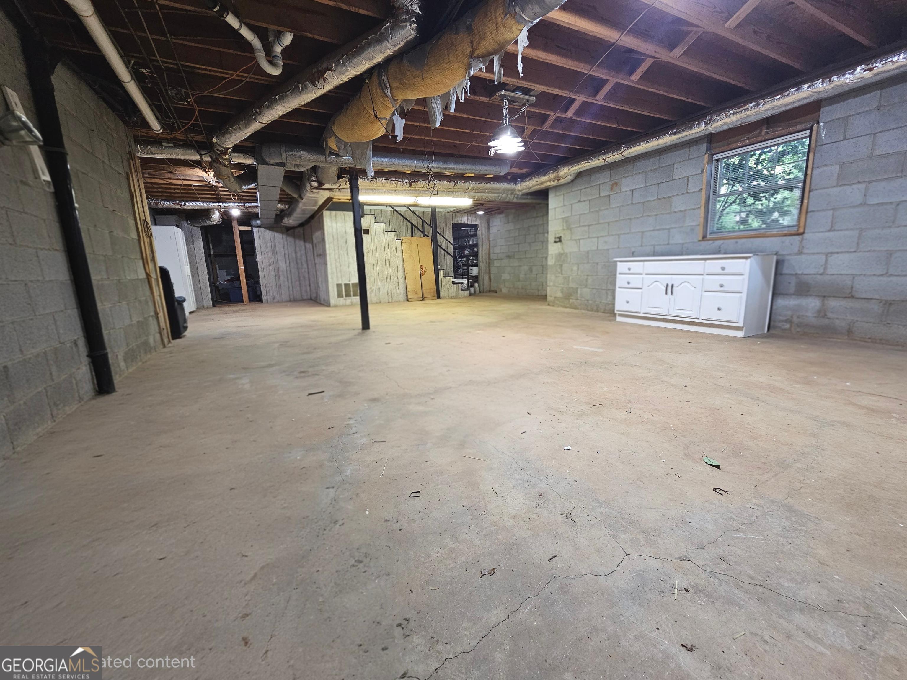 615 Kings Road Property Photo 29