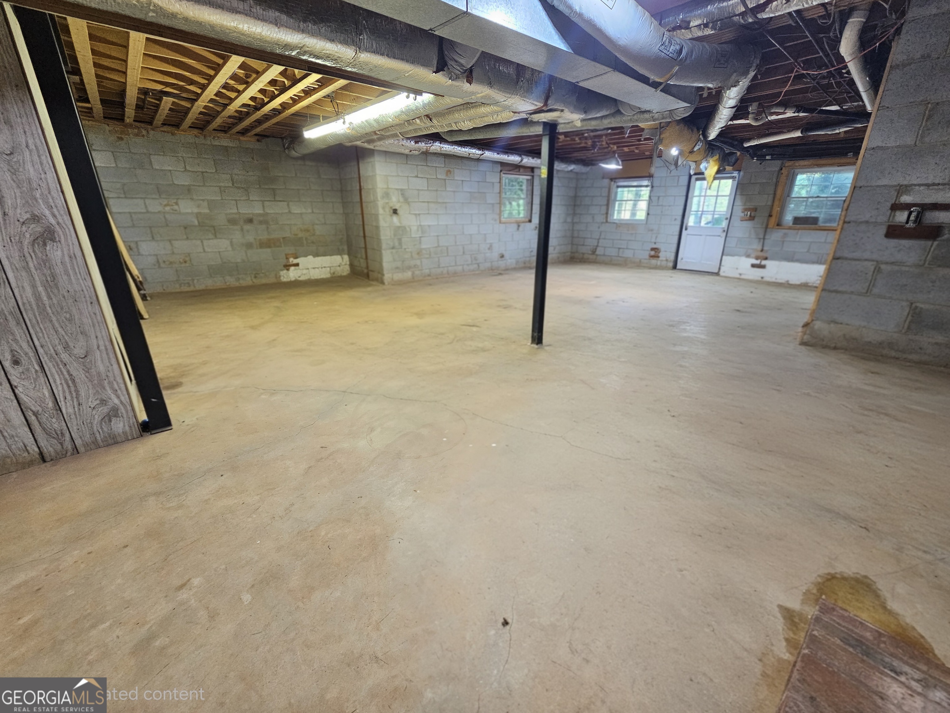 615 Kings Road Property Photo 30