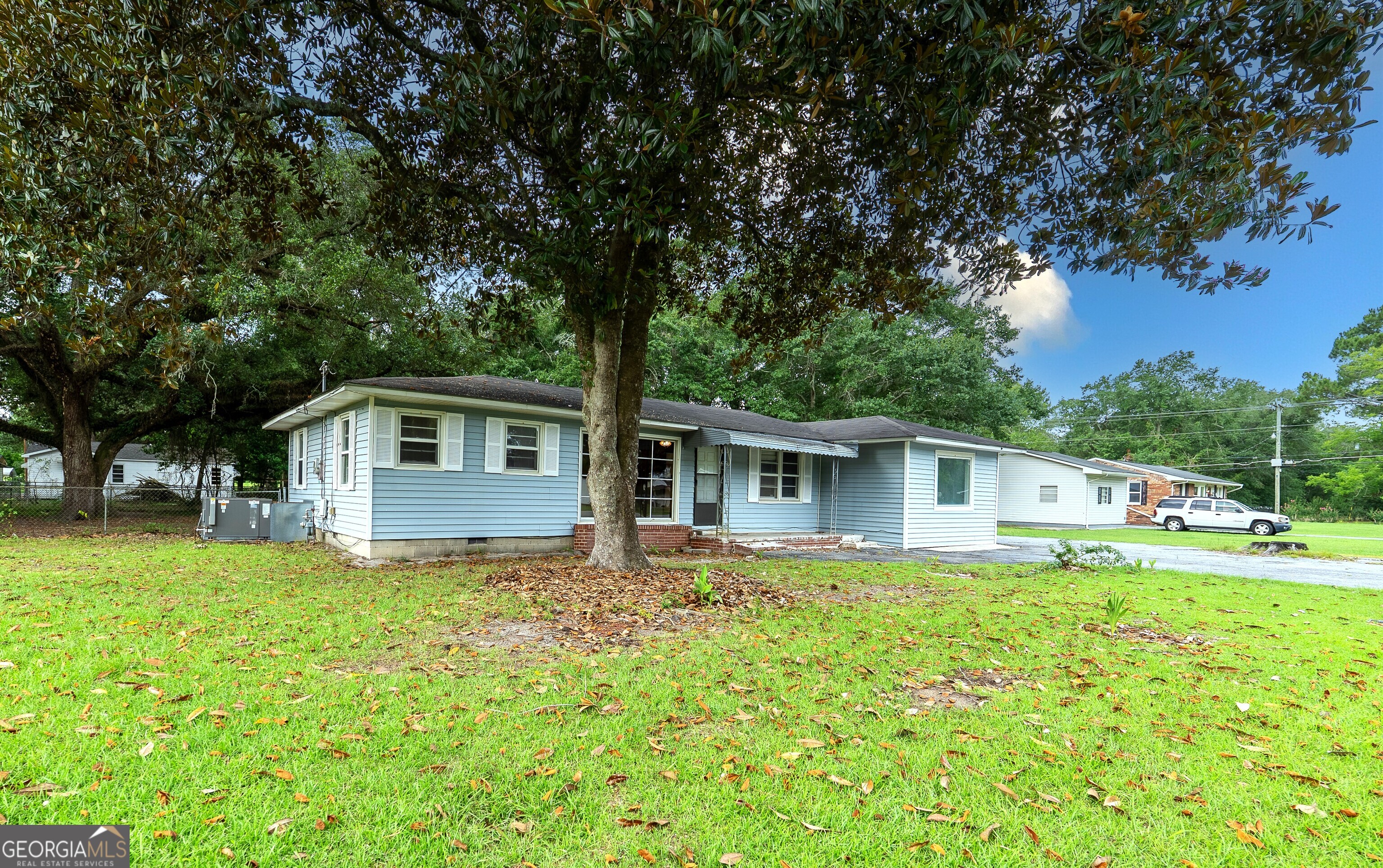 290 Mcree Drive Property Photo 2