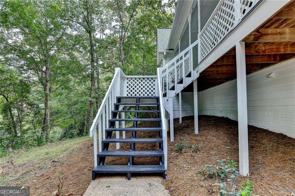 214 Valley Brook Drive Property Photo 3