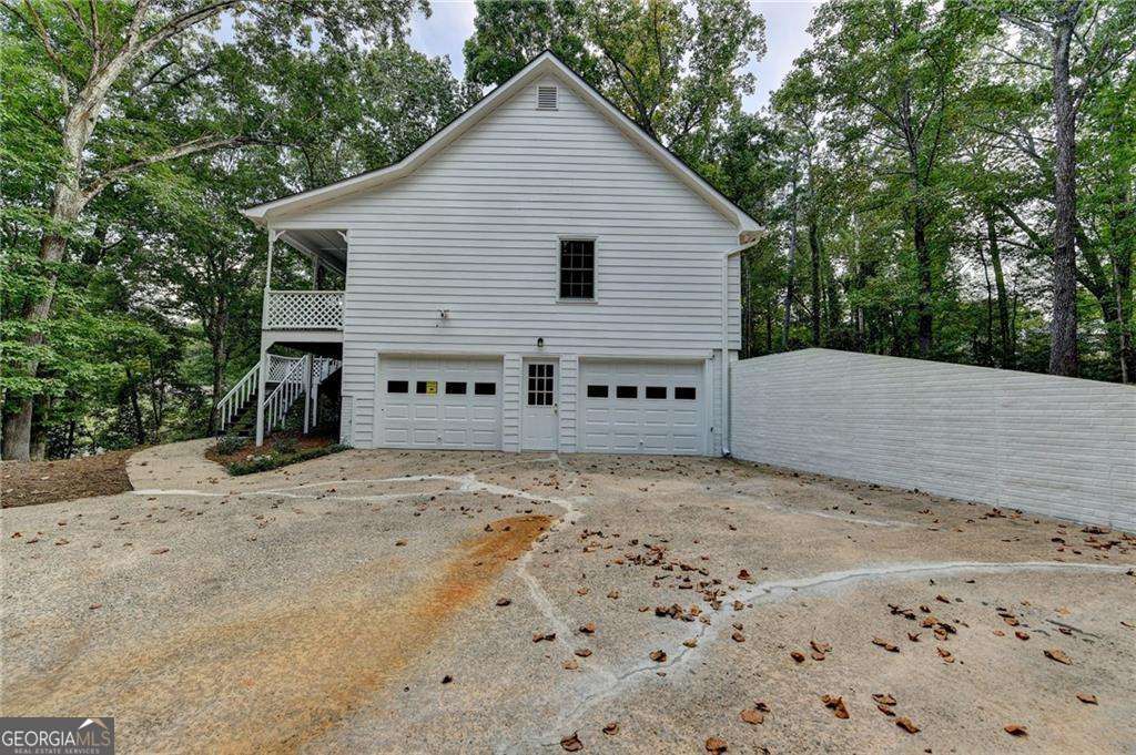 214 Valley Brook Drive Property Photo 26