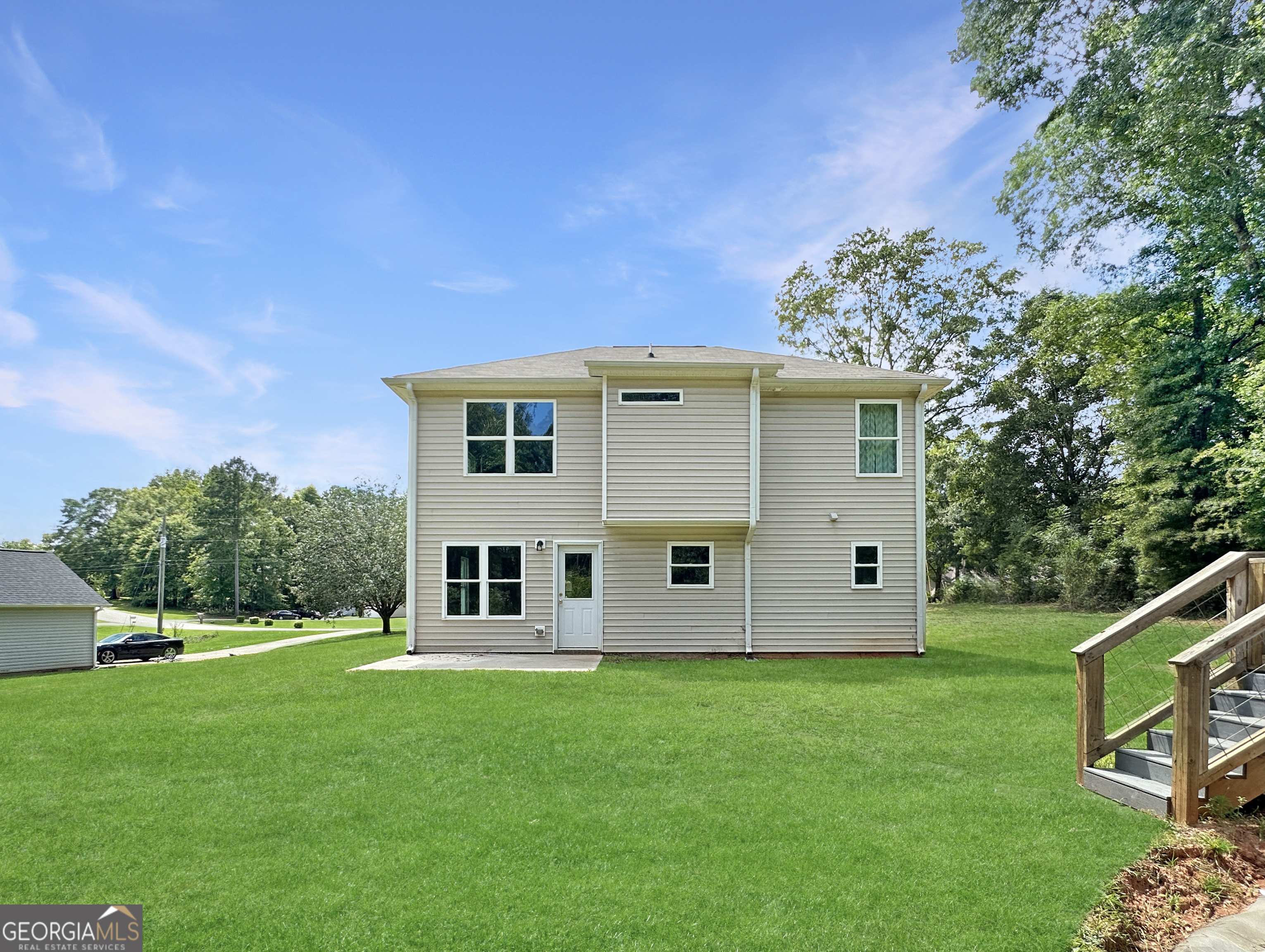 160 Deerfield Trace Property Photo 3
