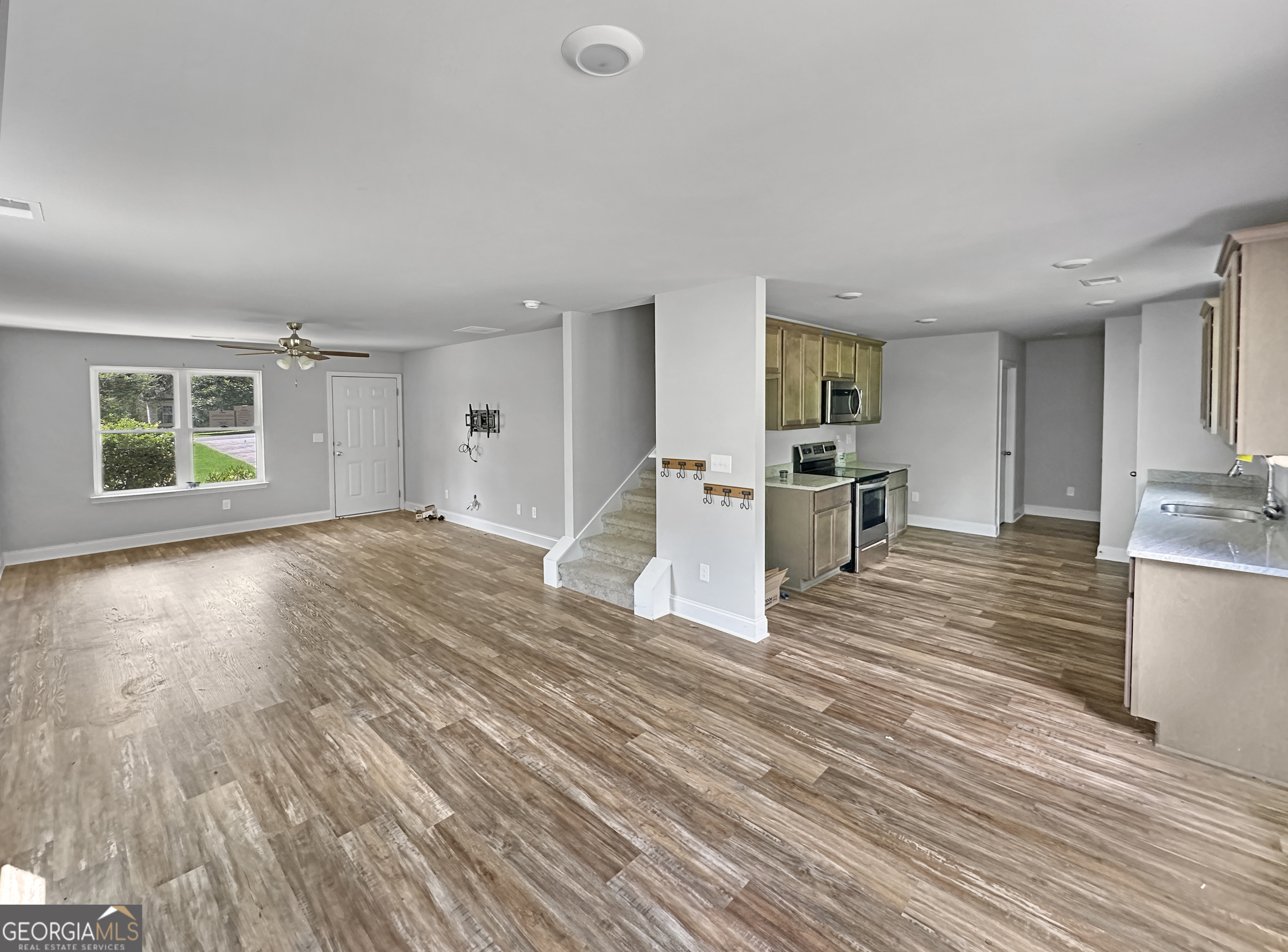 160 Deerfield Trace Property Photo 4