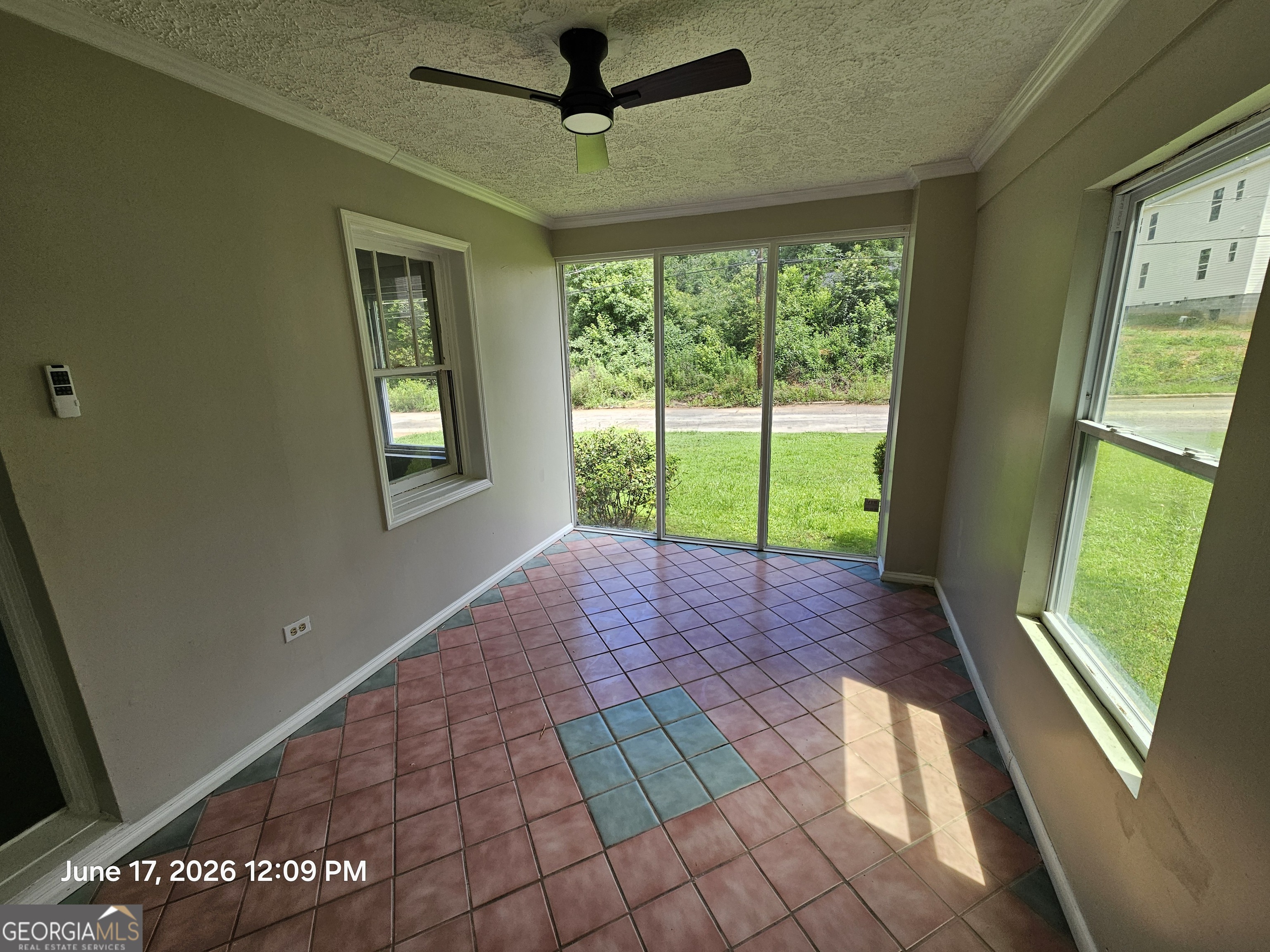 989 Curry Place Property Photo 5