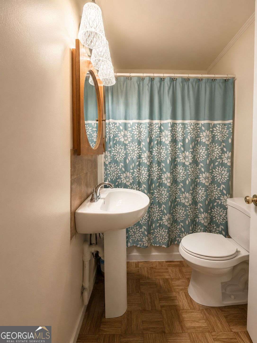 737 W College Street Property Photo 14