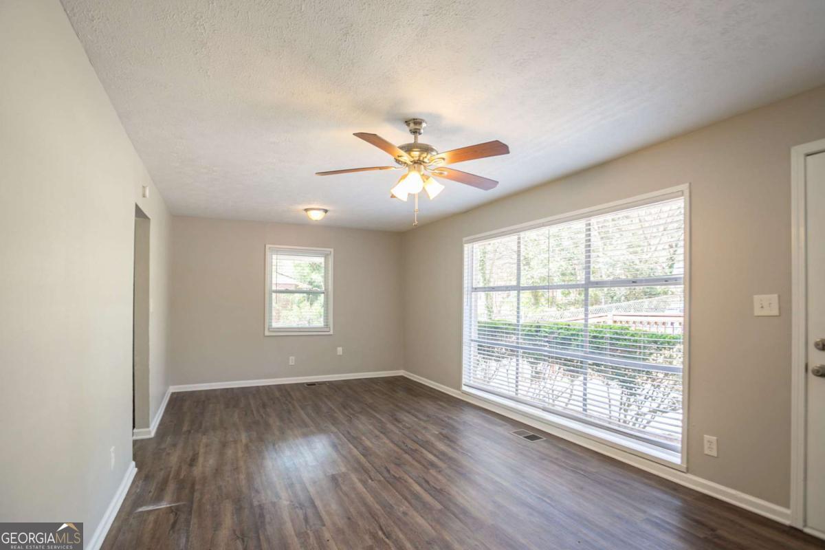 3425 Longleaf Drive Property Photo 5