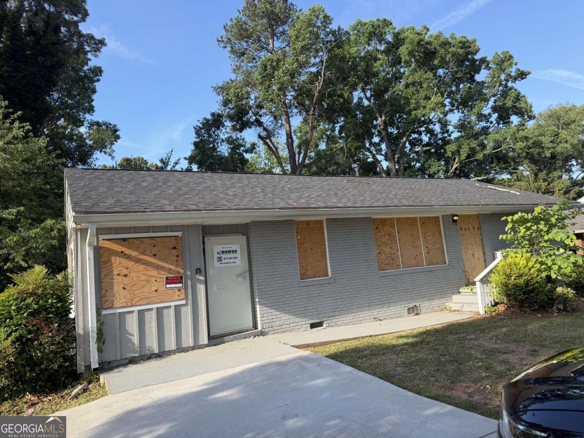 4881 Glenwood Road Property Photo 1