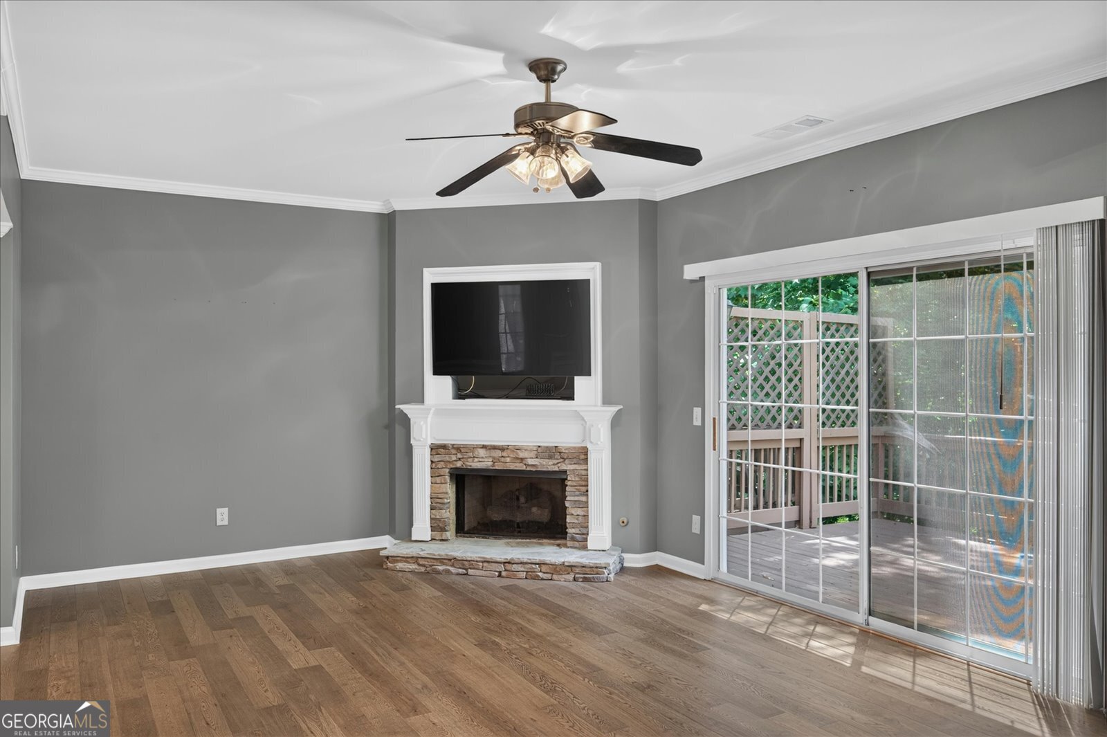 2075 Pine Tree Drive # A3 Property Photo 9