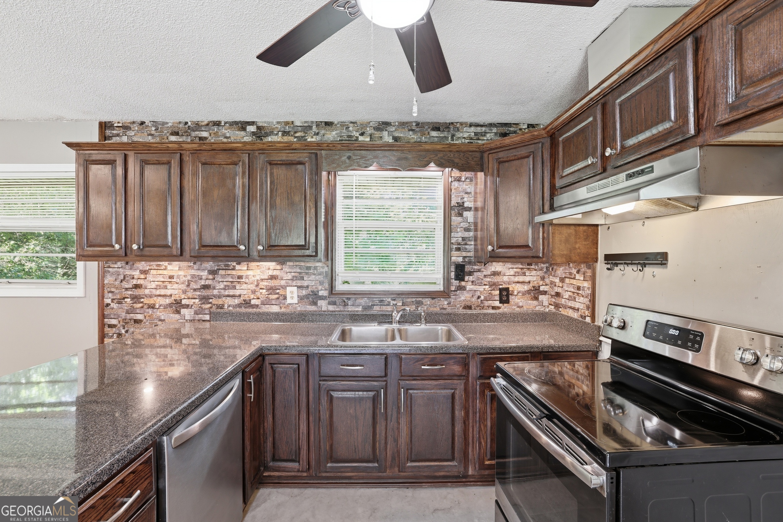 41 Poplar Way Property Photo 9