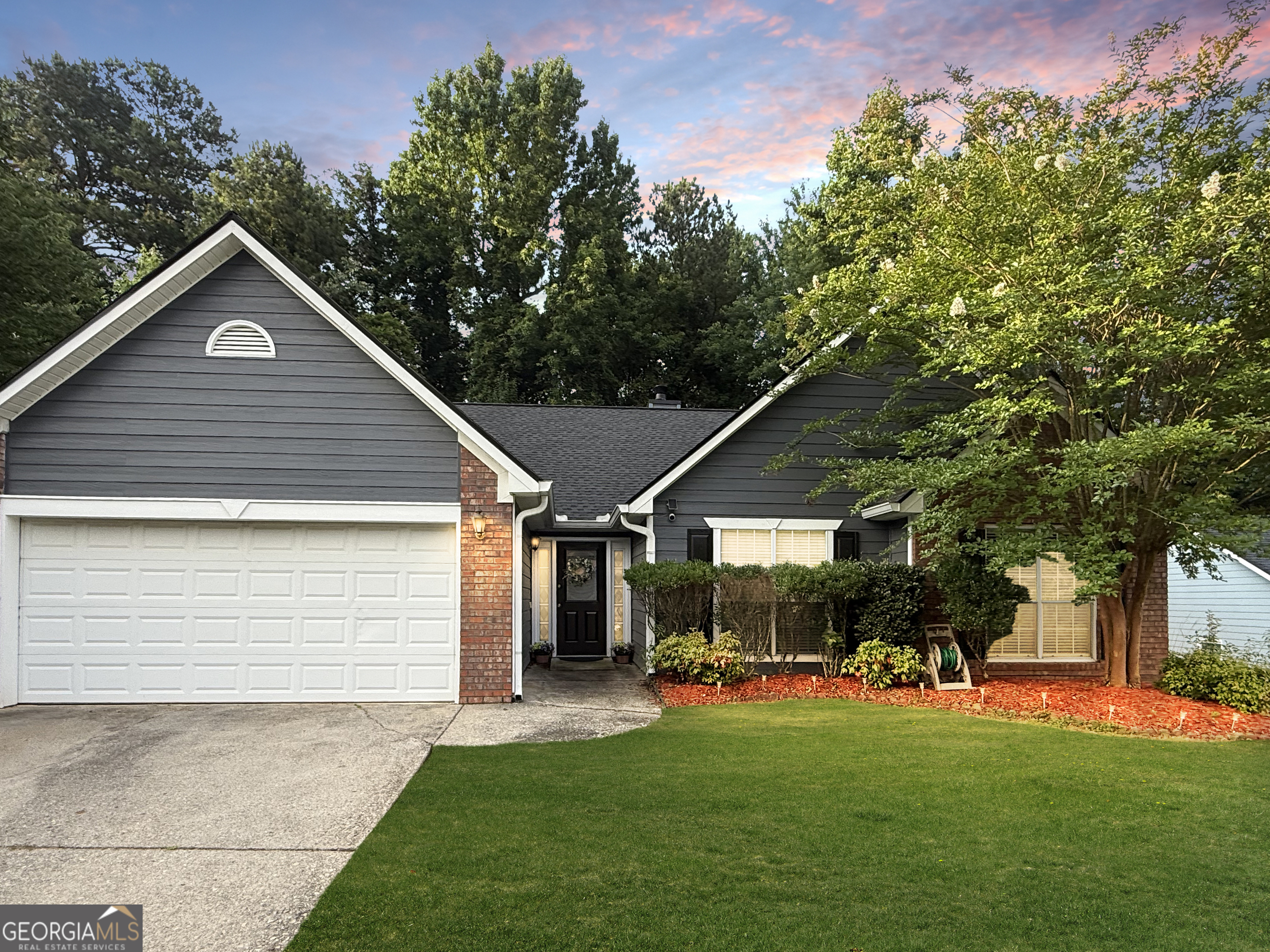 635 Paris Drive Property Photo 1