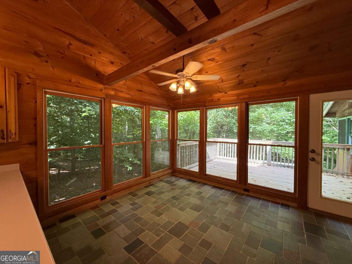 2405 Mountain Road Property Photo 7