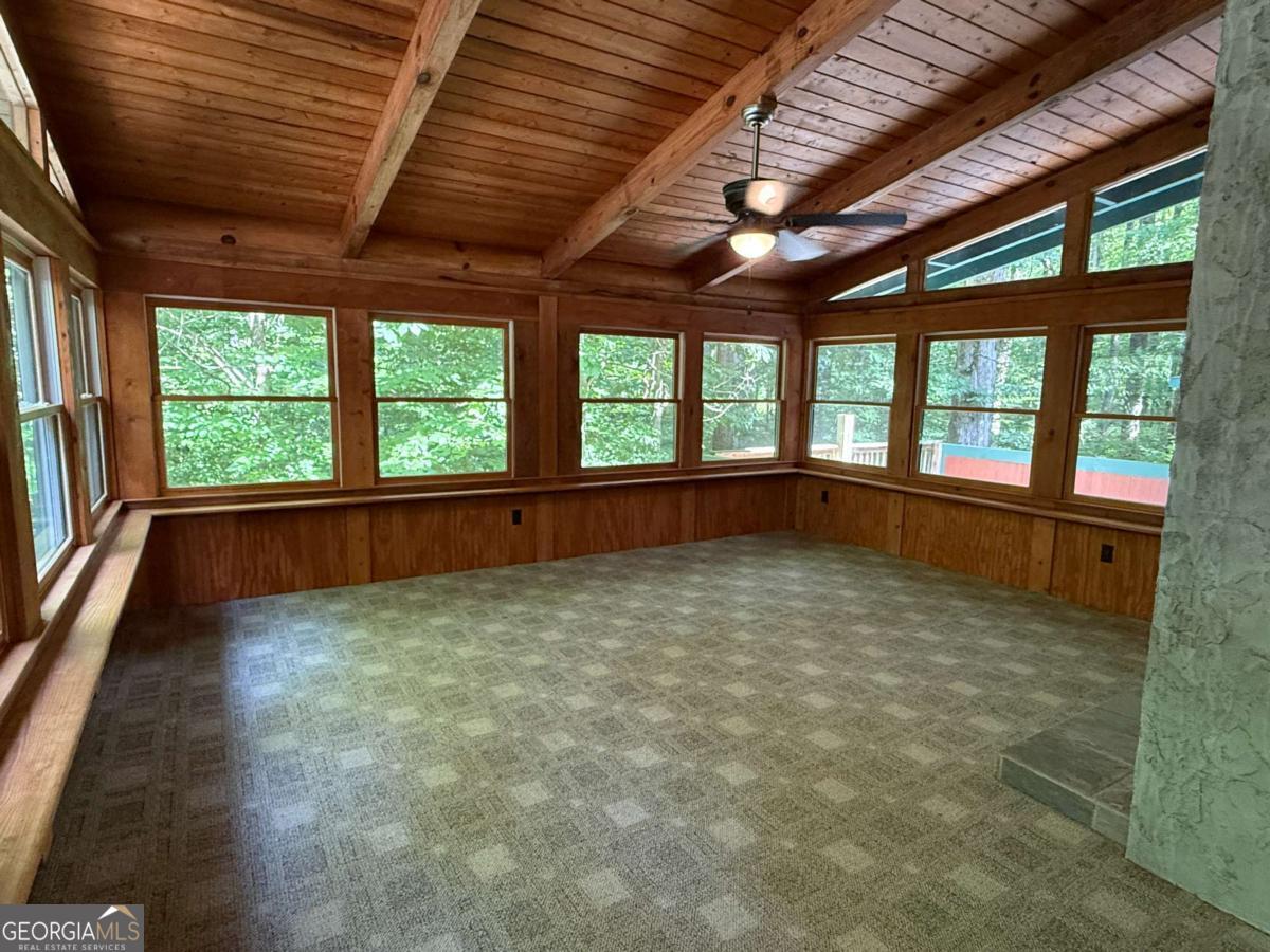 2405 Mountain Road Property Photo 9