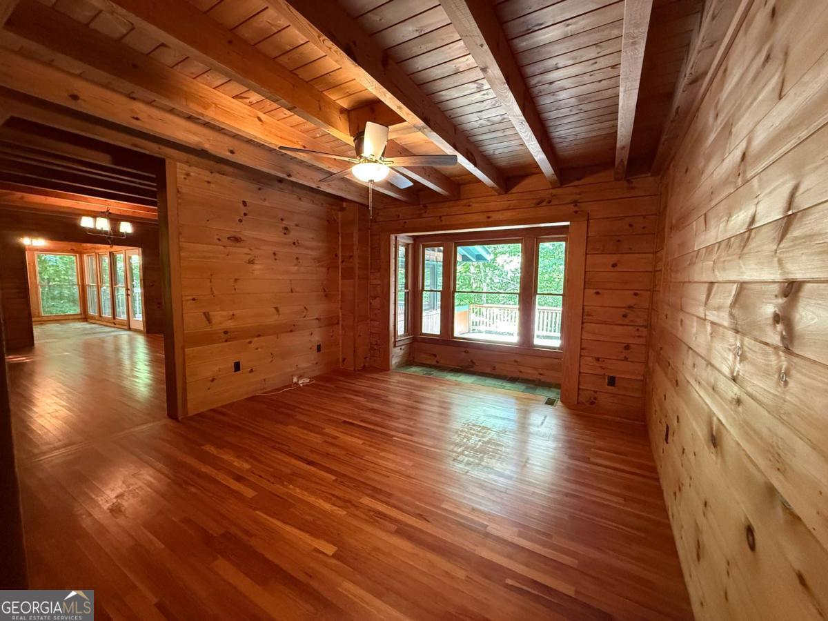 2405 Mountain Road Property Photo 10