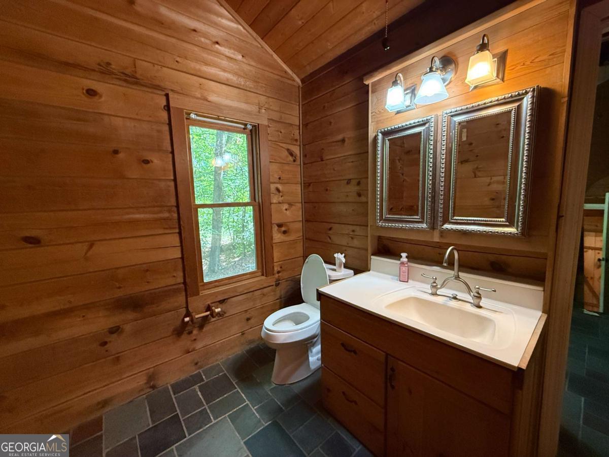 2405 Mountain Road Property Photo 12