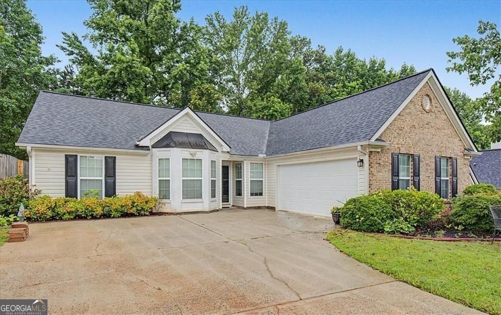 221 Mount Laurel Drive Property Photo 1