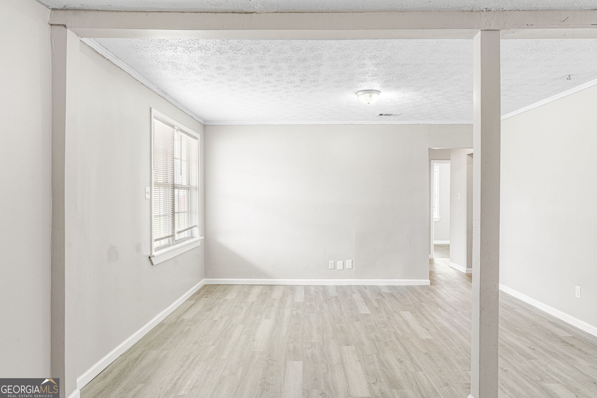 118 Orchard Way Property Photo 5