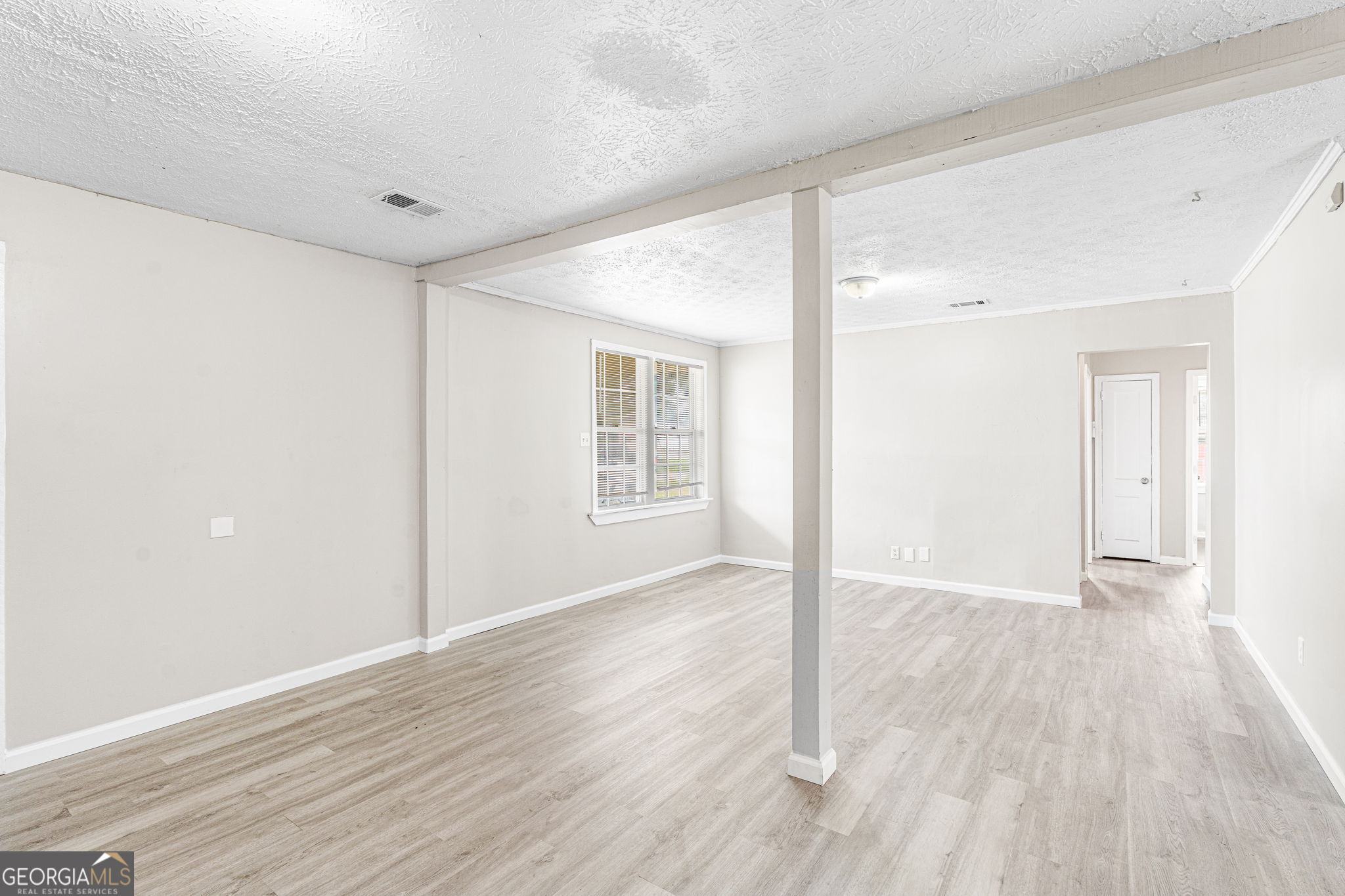 118 Orchard Way Property Photo 6