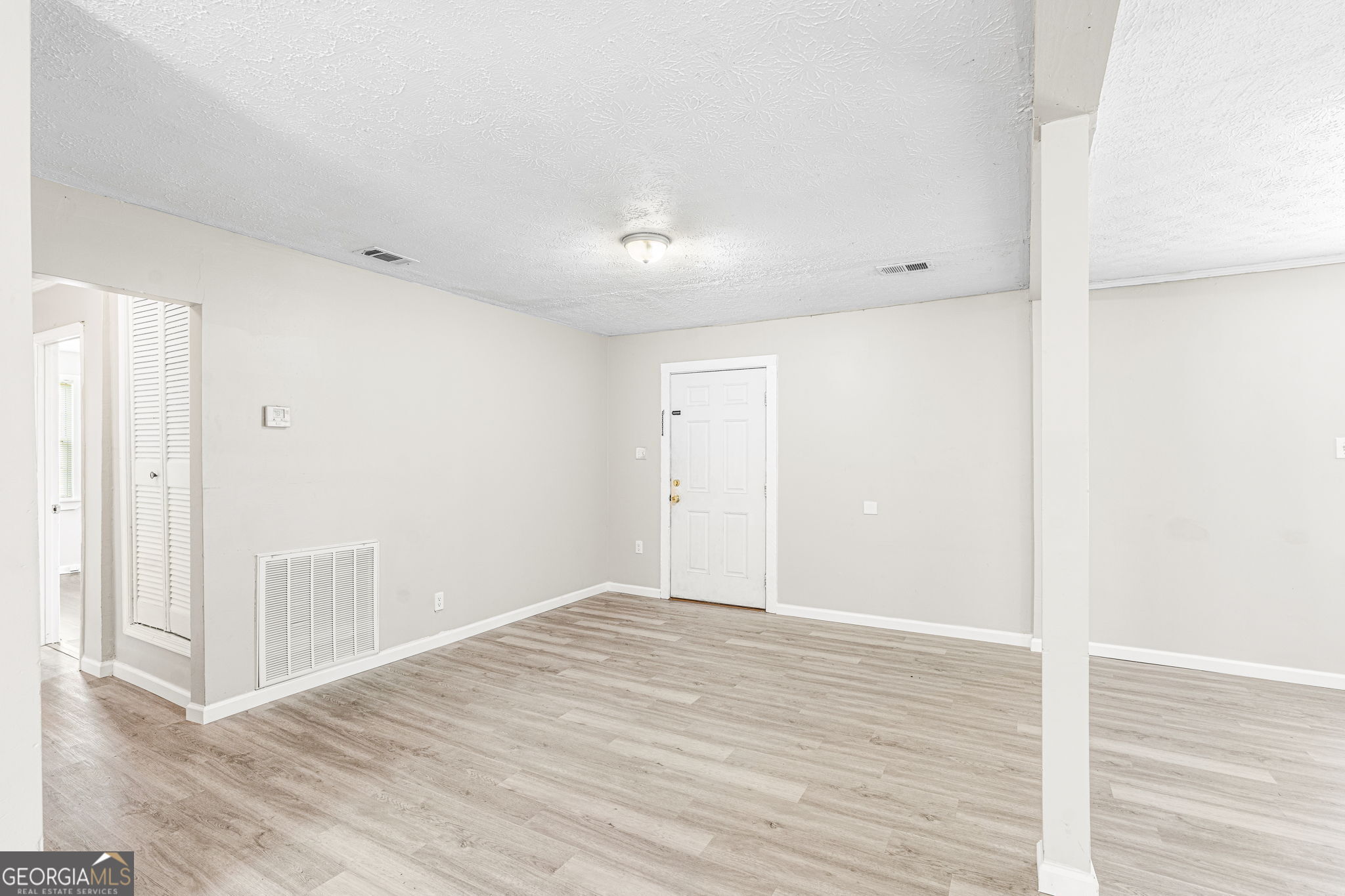 118 Orchard Way Property Photo 7