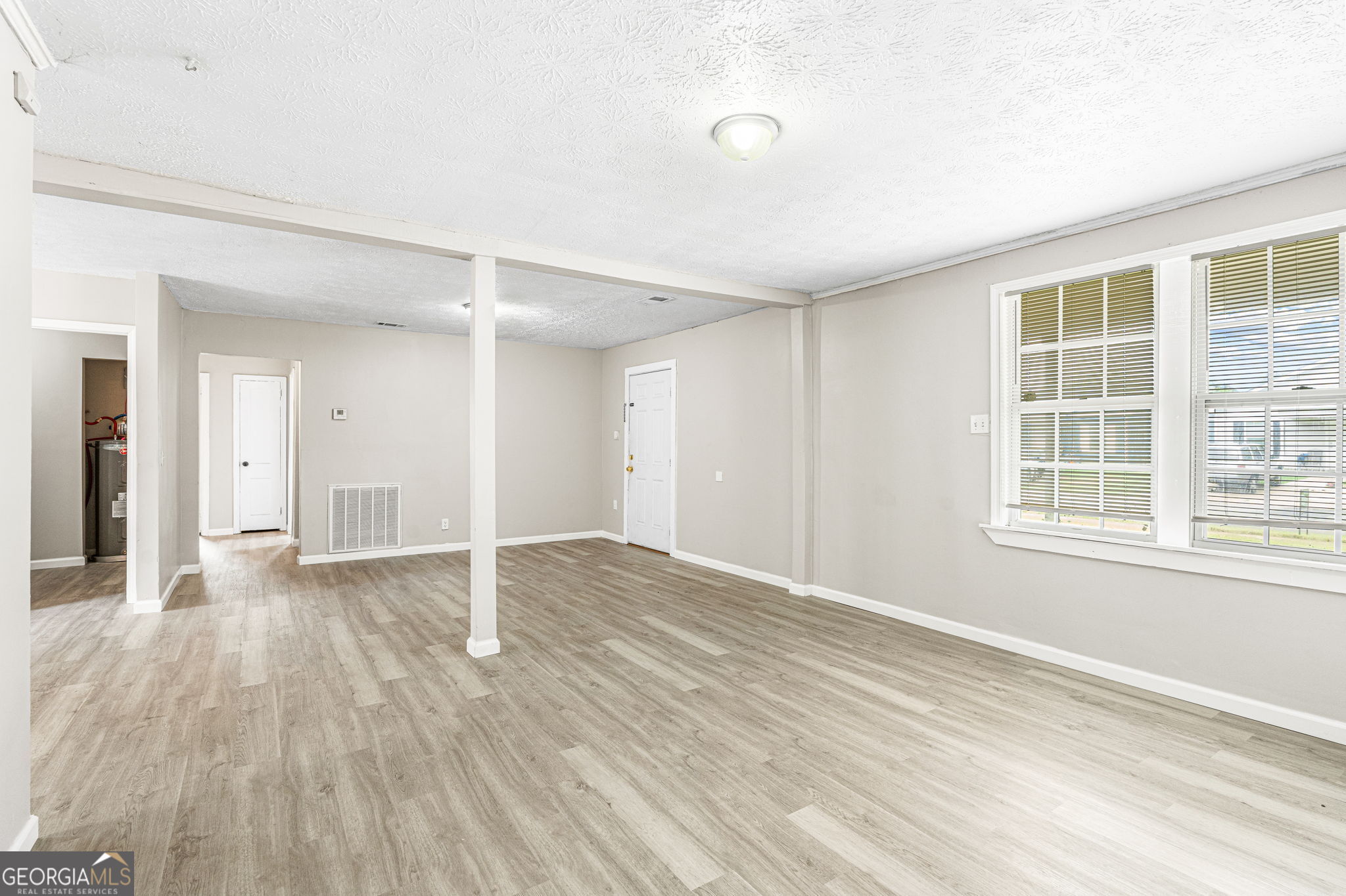 118 Orchard Way Property Photo 8