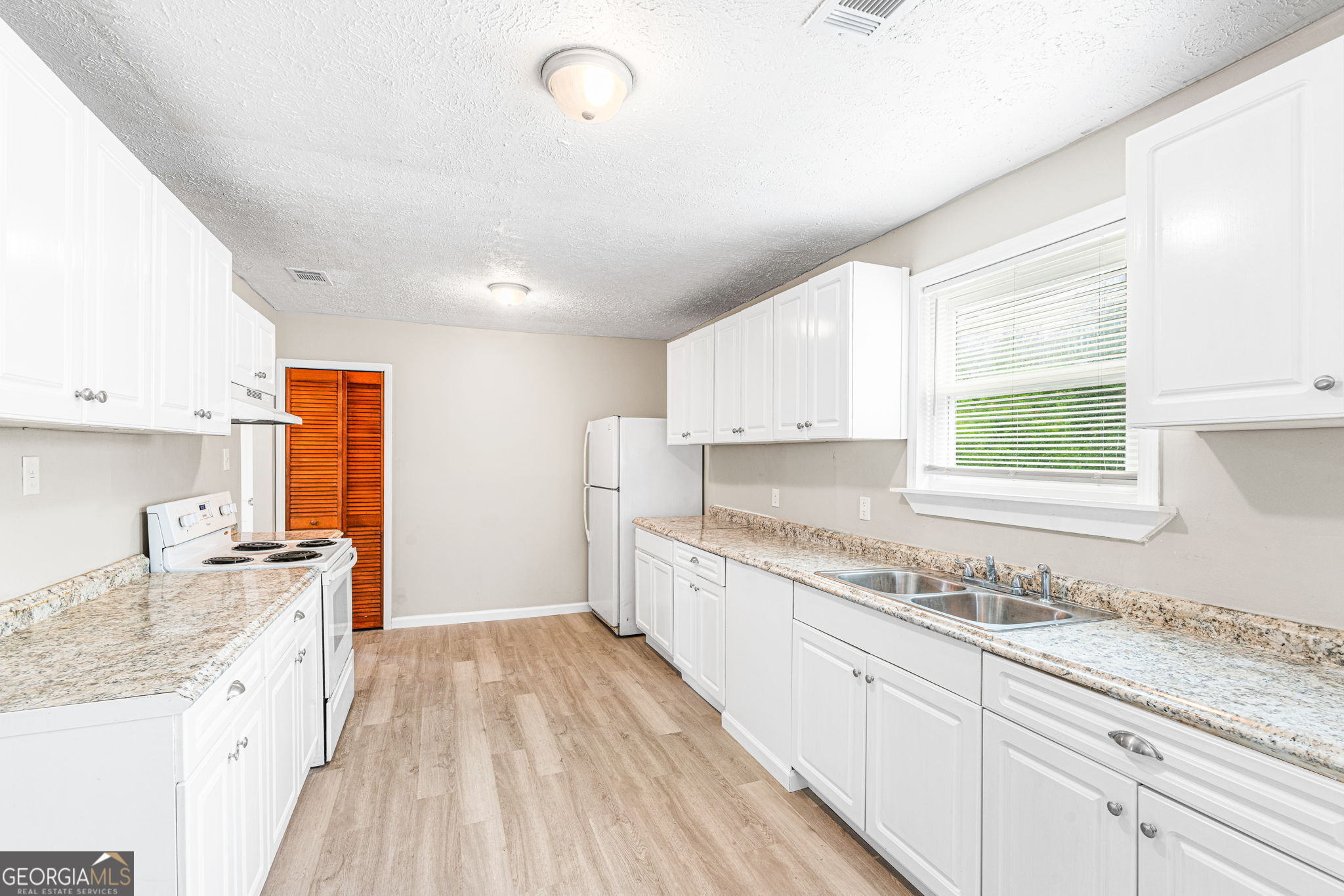 118 Orchard Way Property Photo 11