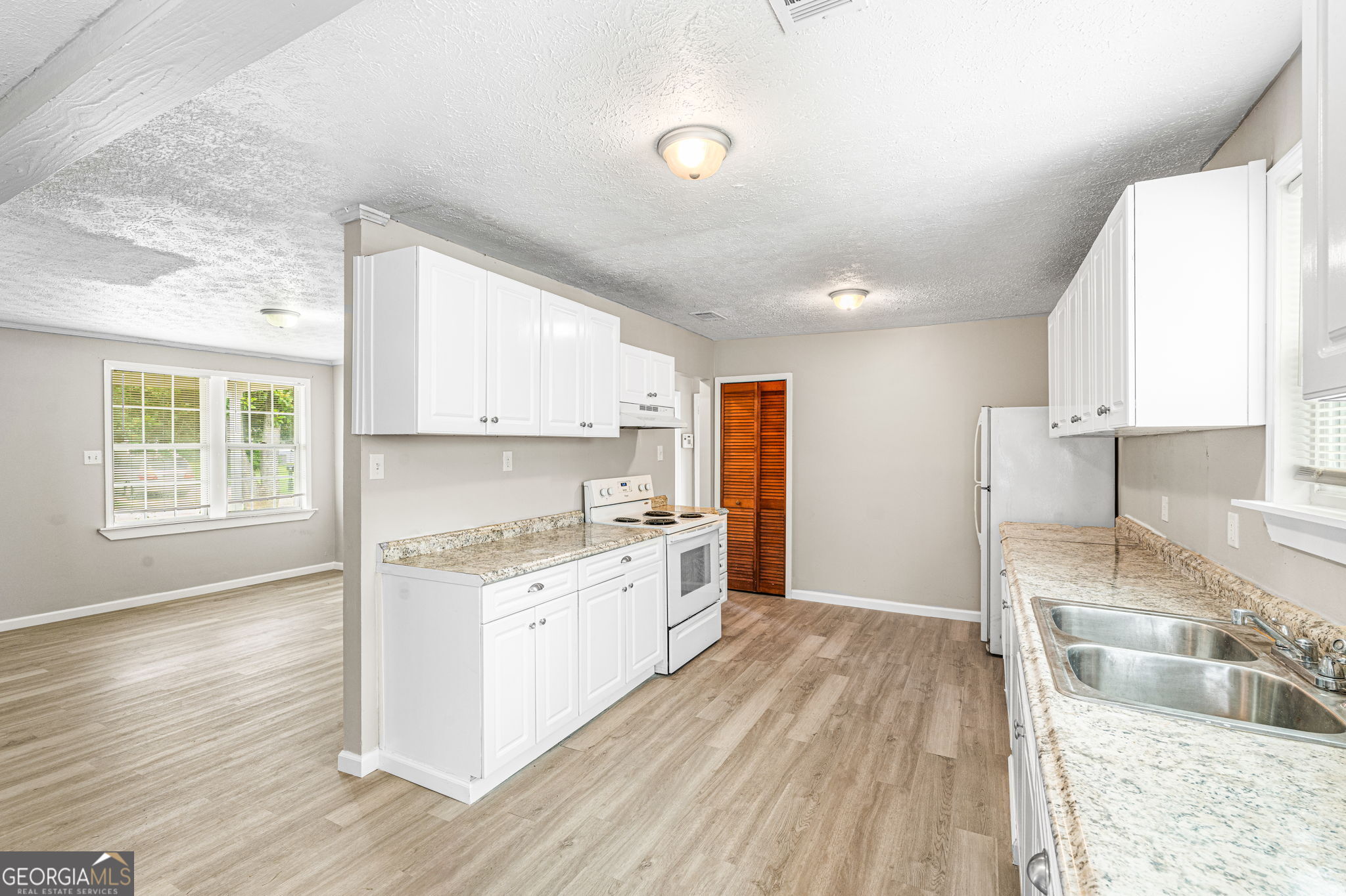 118 Orchard Way Property Photo 12