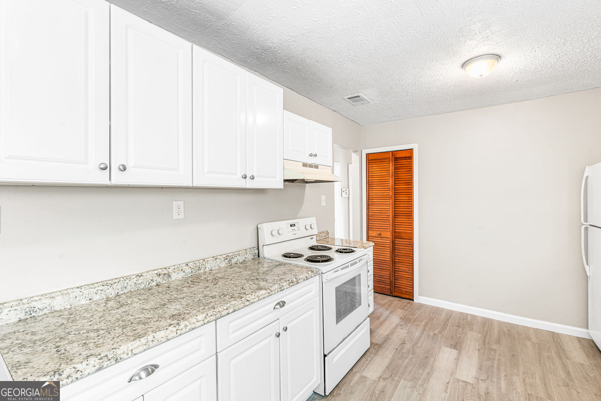 118 Orchard Way Property Photo 13