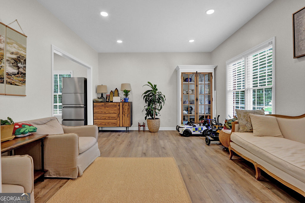 3960 Oak Park Drive Property Photo 6