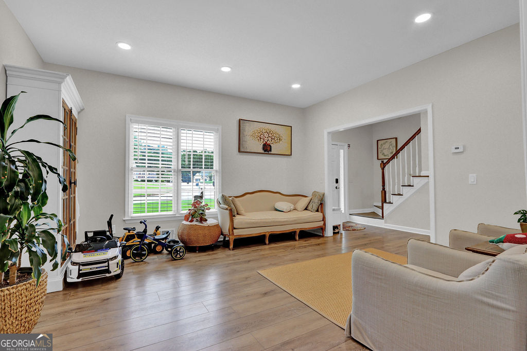 3960 Oak Park Drive Property Photo 7