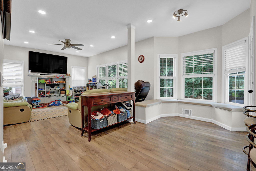 3960 Oak Park Drive Property Photo 9