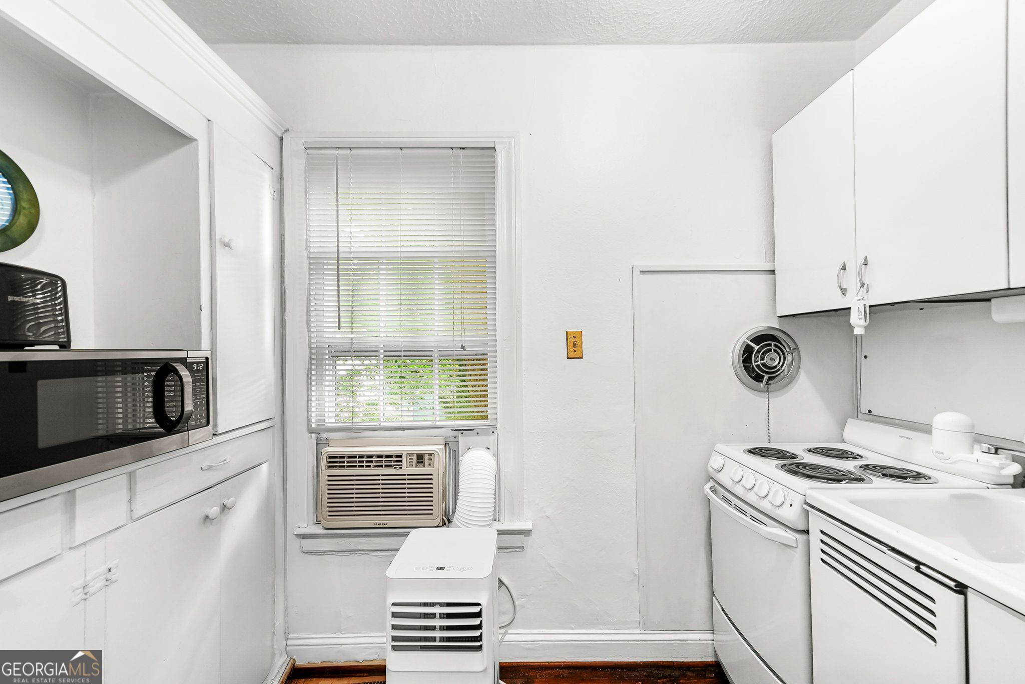3635 Cantrell Road # 4 Property Photo 9