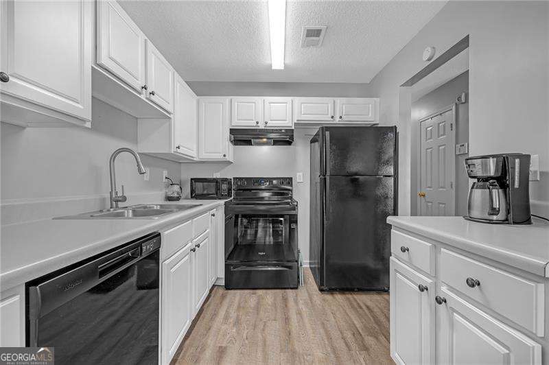 6722 Gallant Court Se Property Photo 8