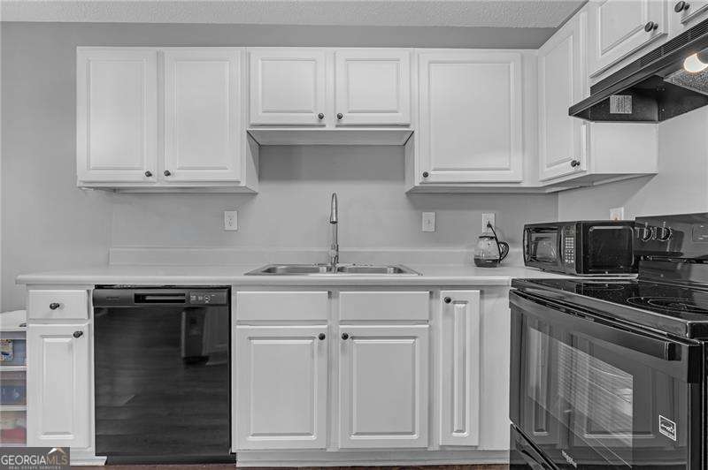 6722 Gallant Court Se Property Photo 9