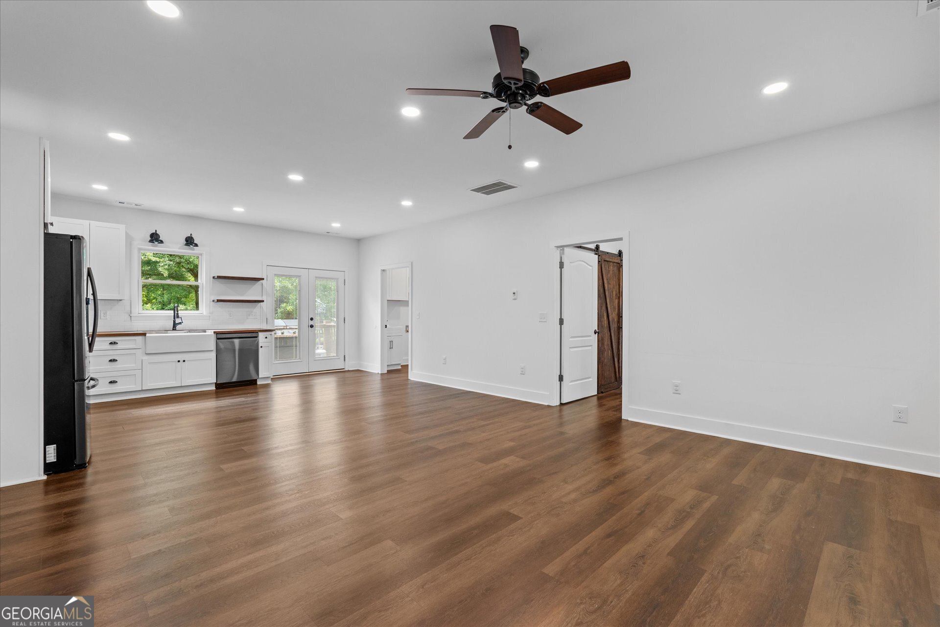 498 N Raburn Road Property Photo 8