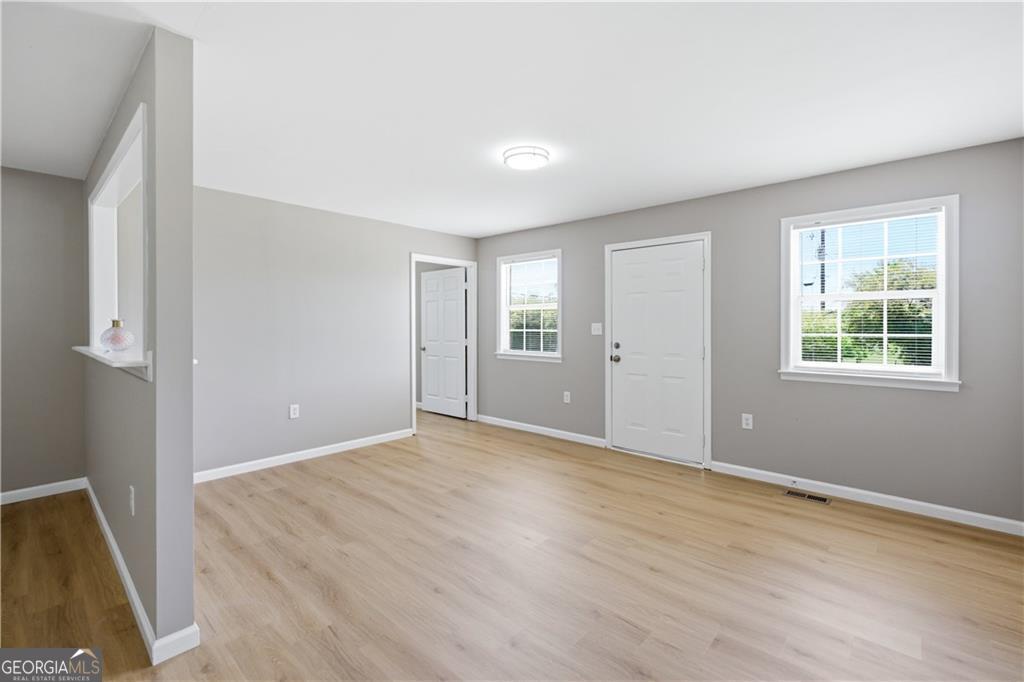 894 Lakeview Drive Property Photo 5