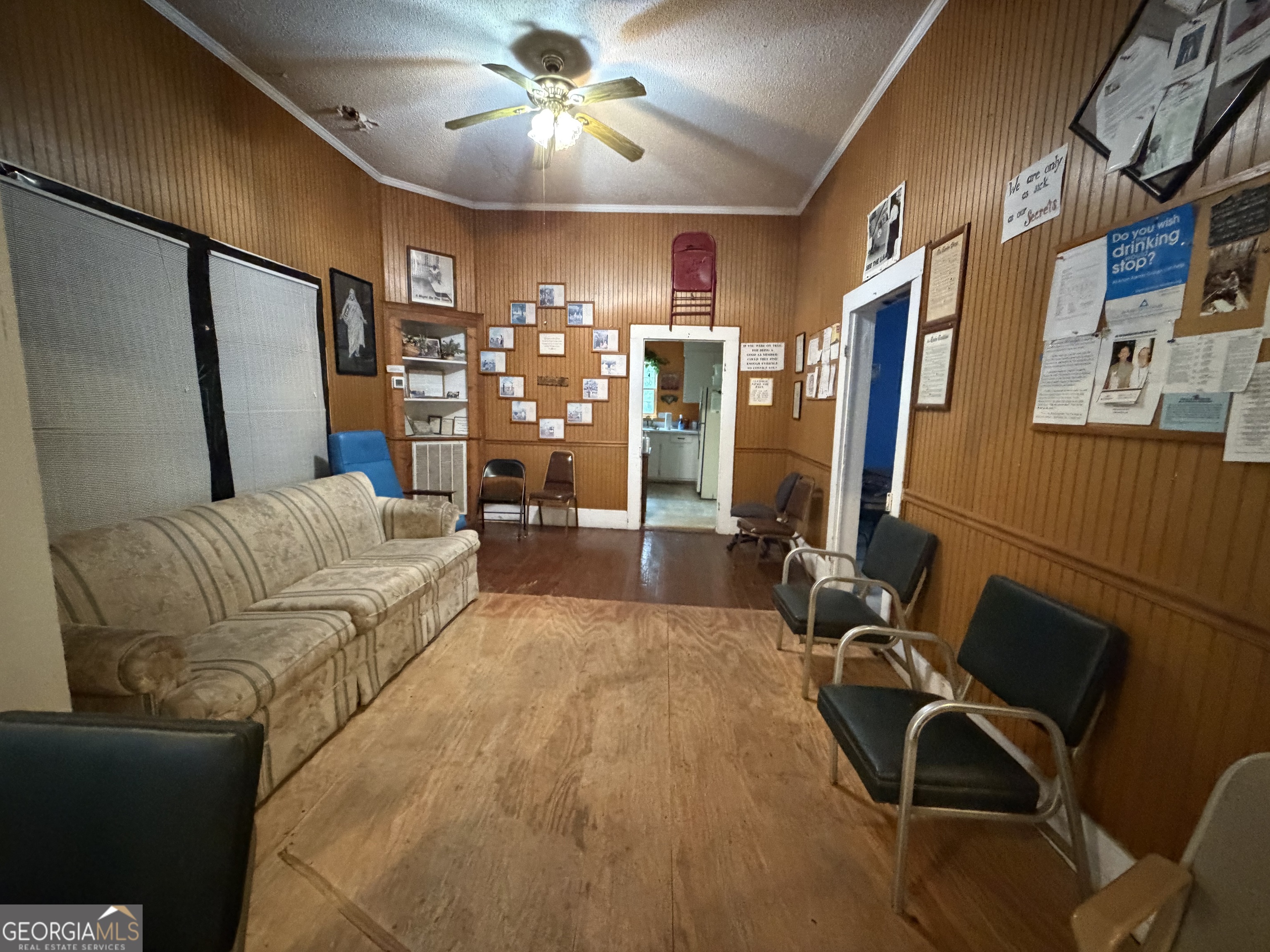 300 E Elm Street Property Photo 7