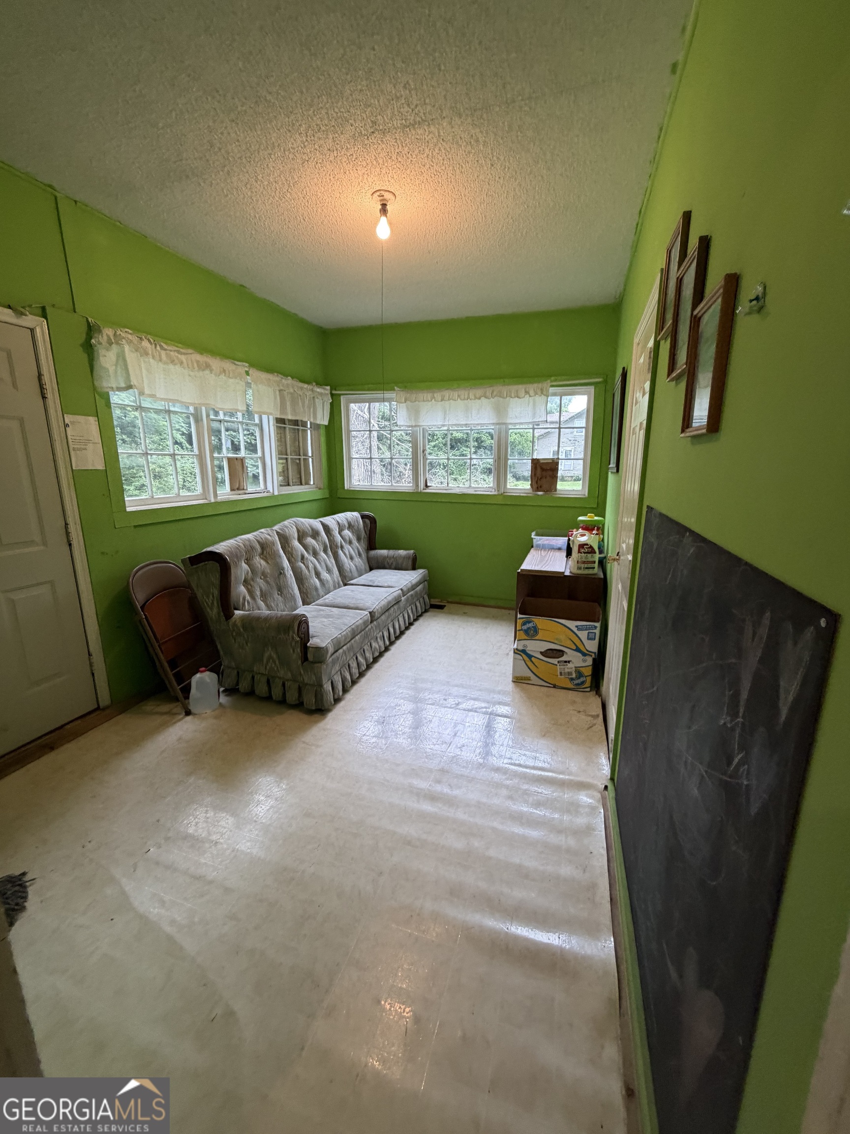 300 E Elm Street Property Photo 11