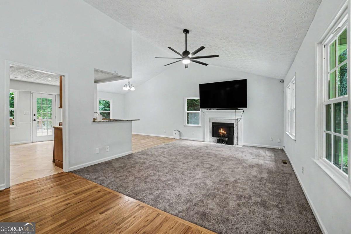 1037 Atherton Lane Property Photo 4