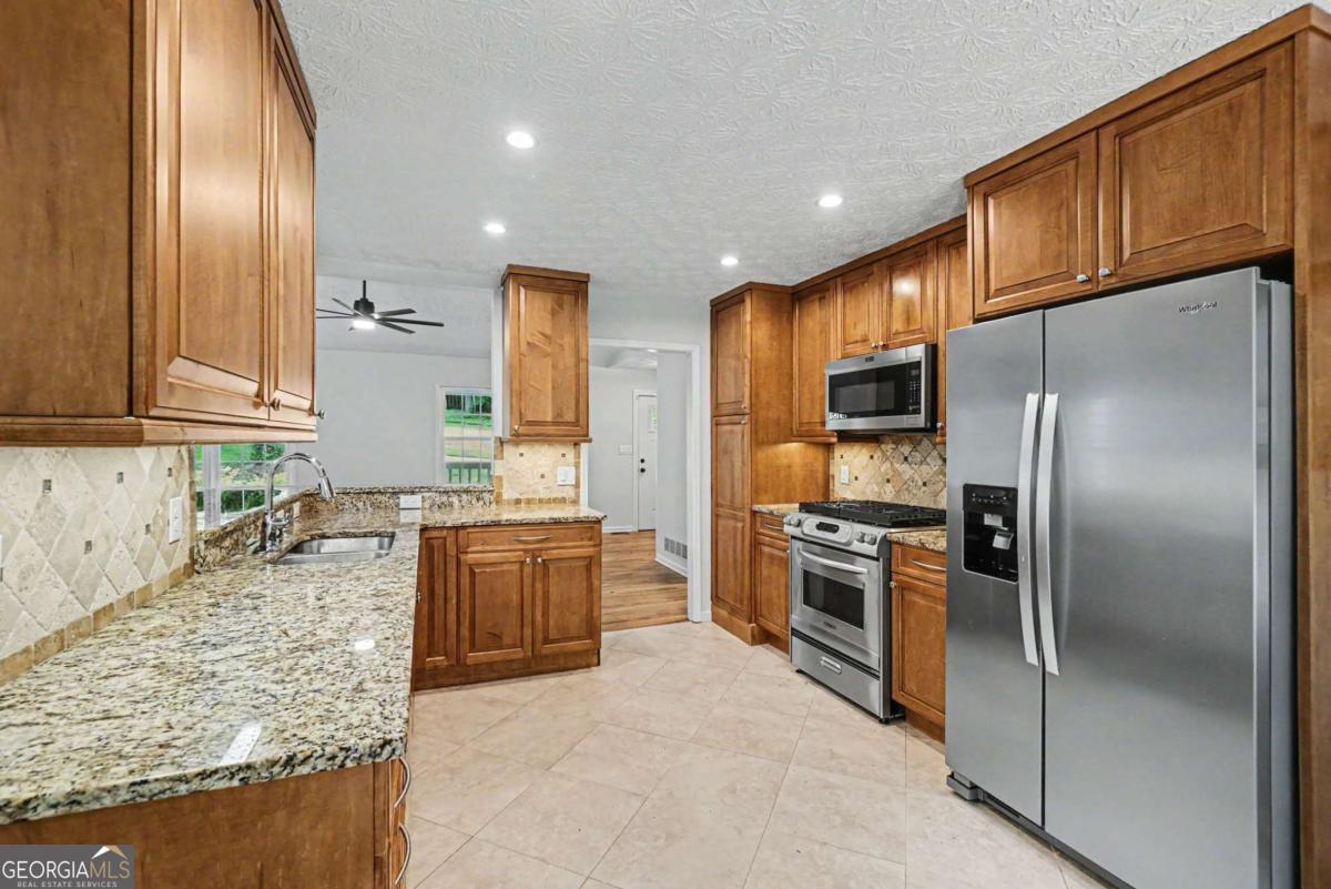 1037 Atherton Lane Property Photo 7