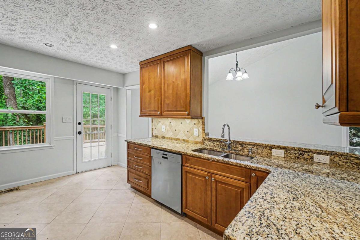1037 Atherton Lane Property Photo 8