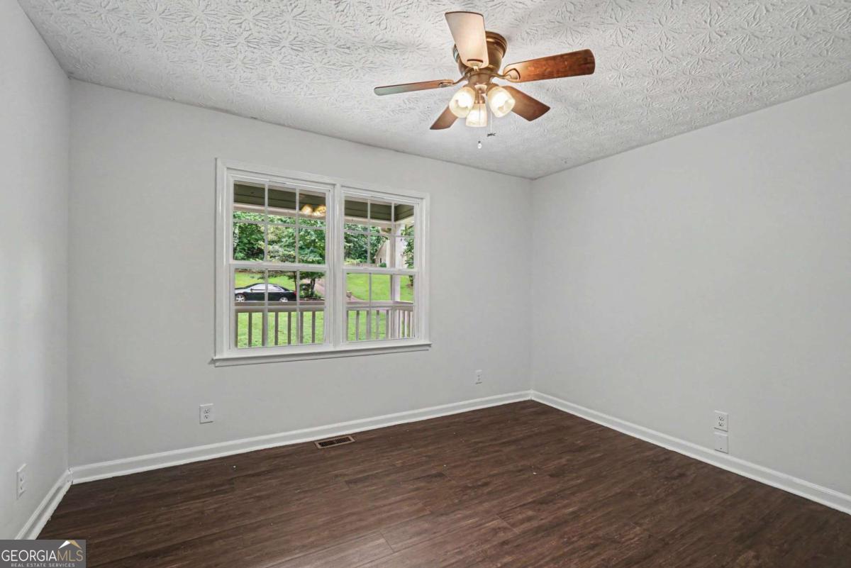1037 Atherton Lane Property Photo 9