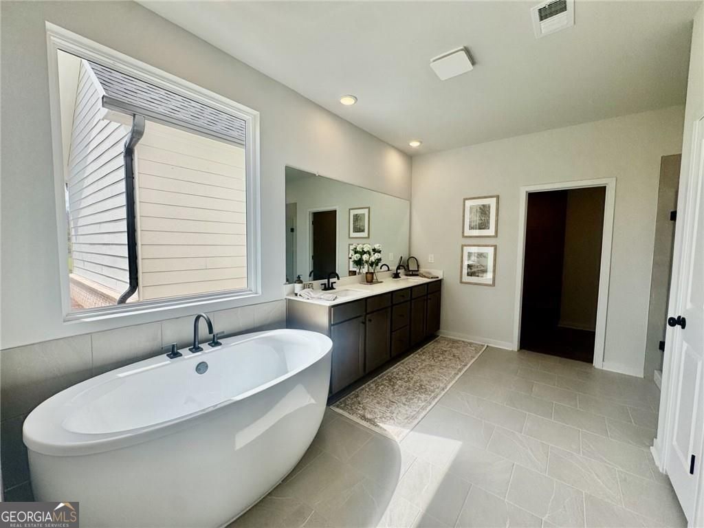 8545 Oak Hollow Way Property Photo 15