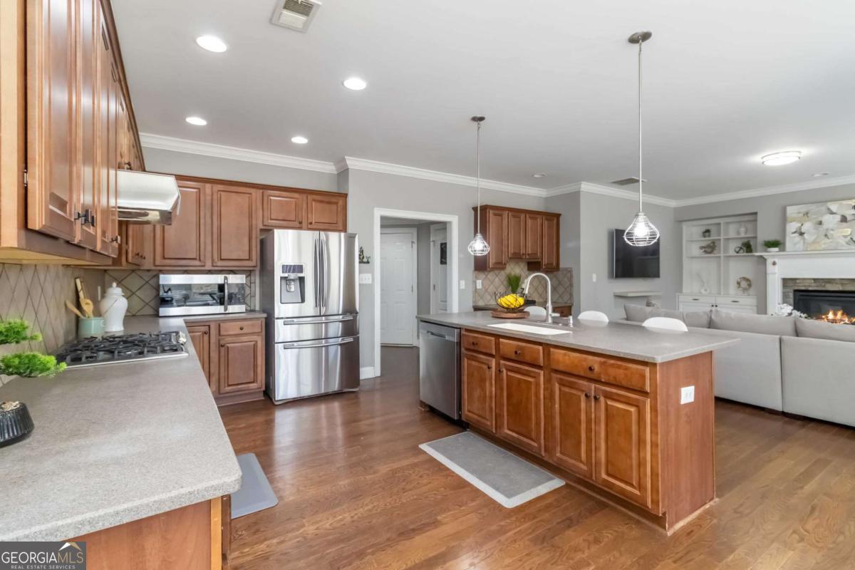 1340 Waverly Glen Drive Property Photo 11
